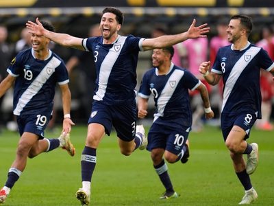 Guatemala vence a Canadá en penaltis y avanza a semifinales de la Copa Oro