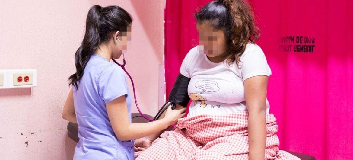 Niñas gestantes. Uno de cada 25 bebés que nacieron en México en 2024 lo hicieron de una madre que aún no salía de la infancia