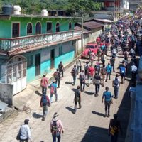 'Ejidatarios autónomos” recuperan poblado de Tila con saldo de tres muertos