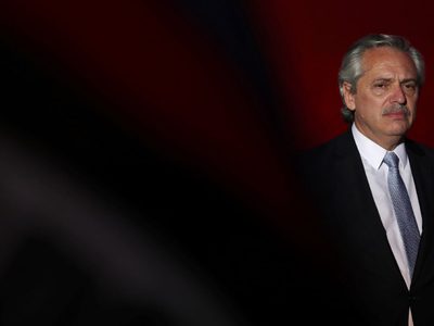 Fernández: "Prefiero tener más pobres que muertos"