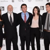 Arrestan a Nick, hijo de Rob Reiner, tras hallar muertos al director y su esposa en Los Ángeles