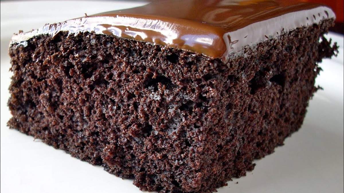 Torta húmeda de chocolate. Fuente: (Instagram)