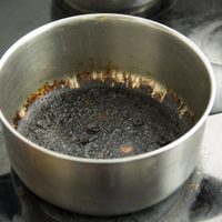El truco rápido y con pocos ingredientes para desmanchar tus ollas y dejarlas como si tuvieran poco tiempo de uso