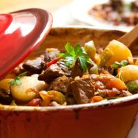 En pocos pasos, prepará esta receta de guiso campero para disfrutar los días de frío