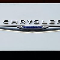 Chrysler llama a revisión a 250 mil vehículos por posible falla de bolsa de aire