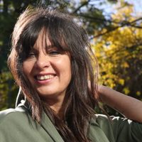 La fácil pero exigente rutina de ejercicios de Edith Hermida para tener brazos fuertes a los 54 años