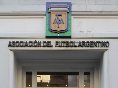 El Gobierno avanza con posibles sanciones a la Superliga y aguarda una definición judicial sobre la AFA