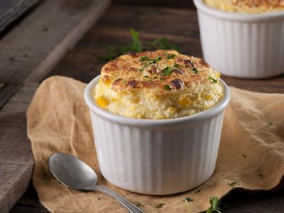Soufflé de choclo y queso: la receta que necesitás para resolver la cena en solo 25 minutos