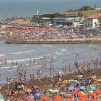Alivio para los turistas de la Costa: por ahora no habrá restricciones, dijo Kicillof