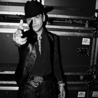 Universal Music demanda a Christian Nodal por falsificación de documentos