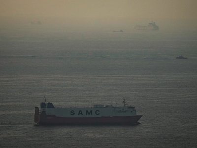 Irán comienza a formalizar su control sobre el estrecho de Ormuz con un régimen de "peaje"