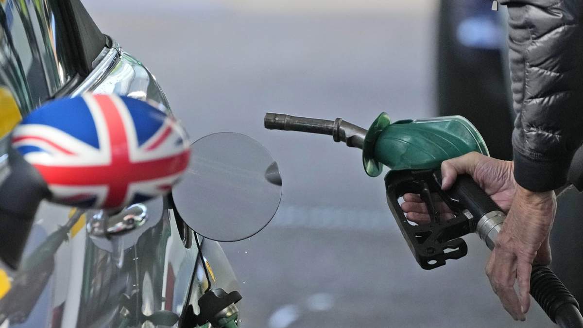 Carga de combustible en el Reino Unido. Fuente: (Twitter)