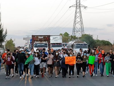 Padres de familia culpan al gobernador: Daños millonarios a la UDLAP