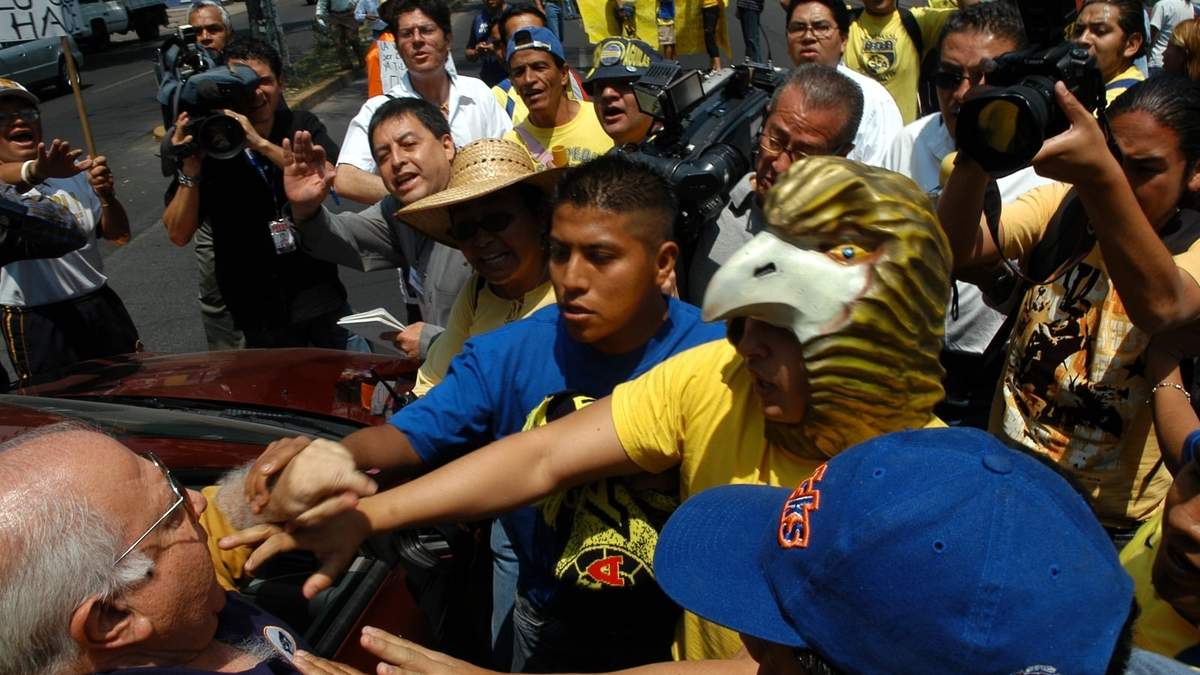 Aficionados de Pumas y América