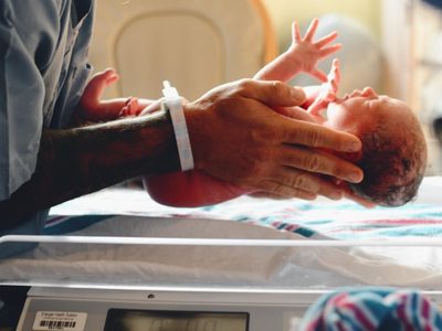 El gobierno de Neuquén destacó la reducción de la mortalidad infantil en 2024 tras aplicar medidas sanitarias clave