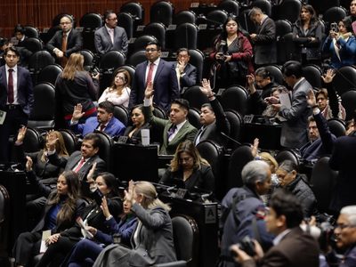 Morena niega "hiperpresidencialismo” con la aprobación de las reformas; “son mandato del pueblo”
