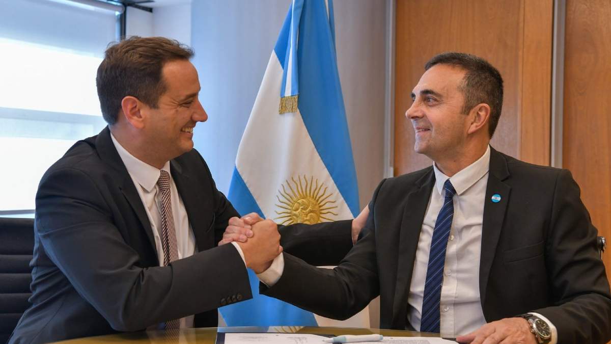 Lucas Castelli y Julio Cordero. Fuente: (Neuquén Informa).