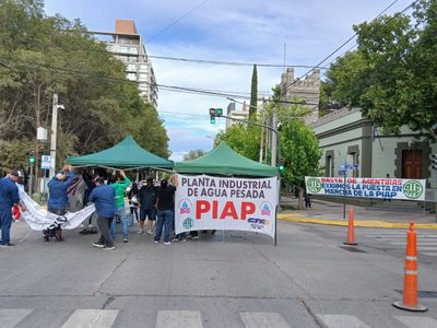 Crisis en la PIAP: trabajadores cumplen una semana de acampe y reclaman definiciones al gobierno