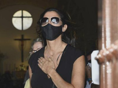 Paz Padilla y un emotivo abrazo con su hija Anna en el funeral de Antonio Juan Vidal