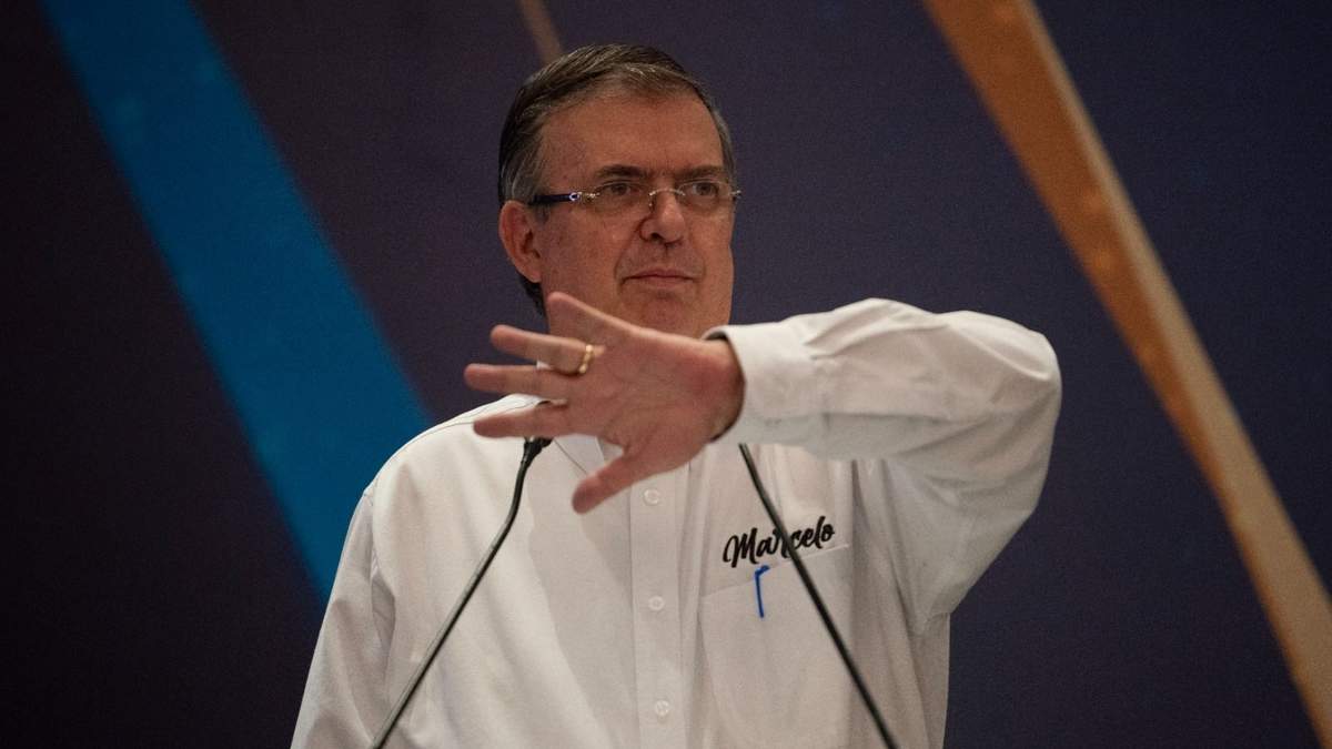 En dos ocasiones en el mismo día, Marcelo Ebrard planteó su propuesta de organizar debates entre los aspirantes a la candidatura del partido