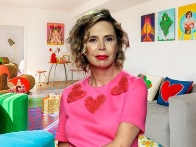 Muebles de vanguardia y colores estridentes: cómo decoró Ágatha Ruiz de la Prada su departamento