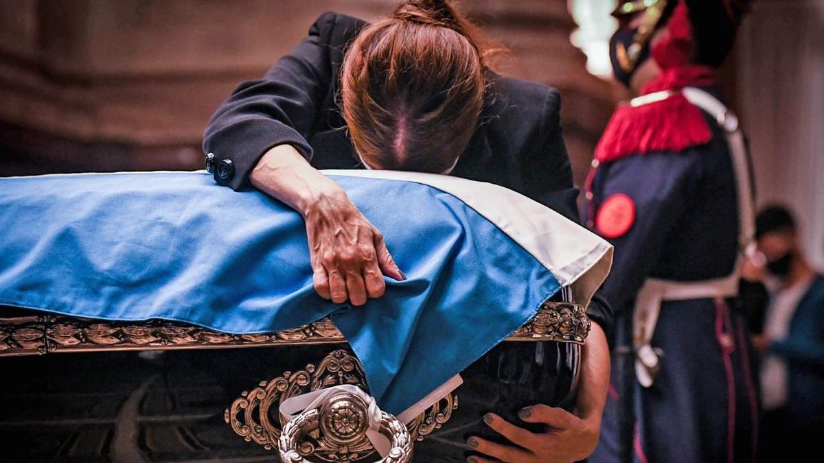 Zulemita Menem llora al exmandatario. Fuente: (Twitter)