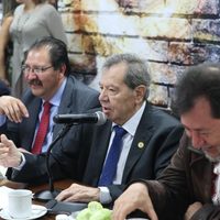 Muñoz Ledo desestima amago panista; PT le ofrece votos para su reelección