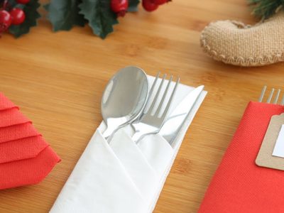 El trucazo para decorar tu mesa en Navidad y colocar las servilletas con estilo