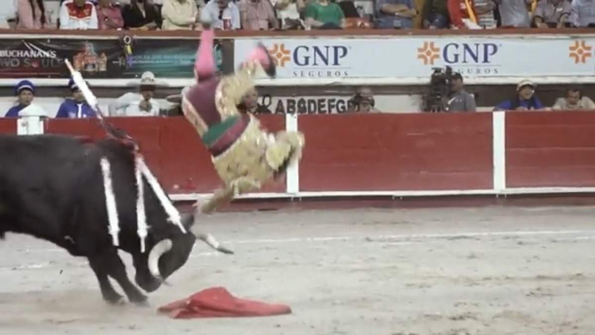 Cornada a Joselito Adame