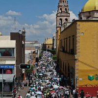 Estudiantes realizan megamarcha para exigir a las autoridades freno a la violencia en Celaya
