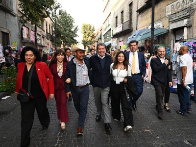 Legisladores de Morena y aliados se reúnen con Sheinbaum en Palacio Nacional