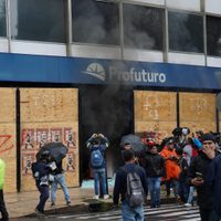 Grupo de encapuchados destrozan establecimientos en Paseo de la Reforma (Videos)