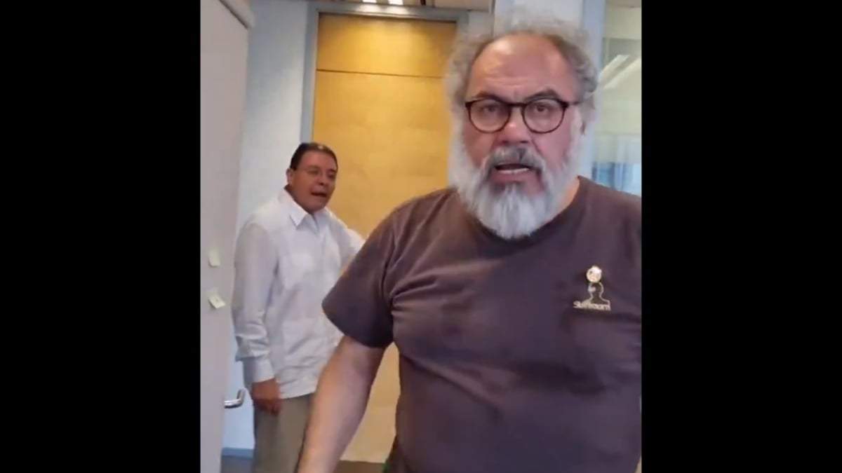 Leopoldo Michel Díaz (der.)
