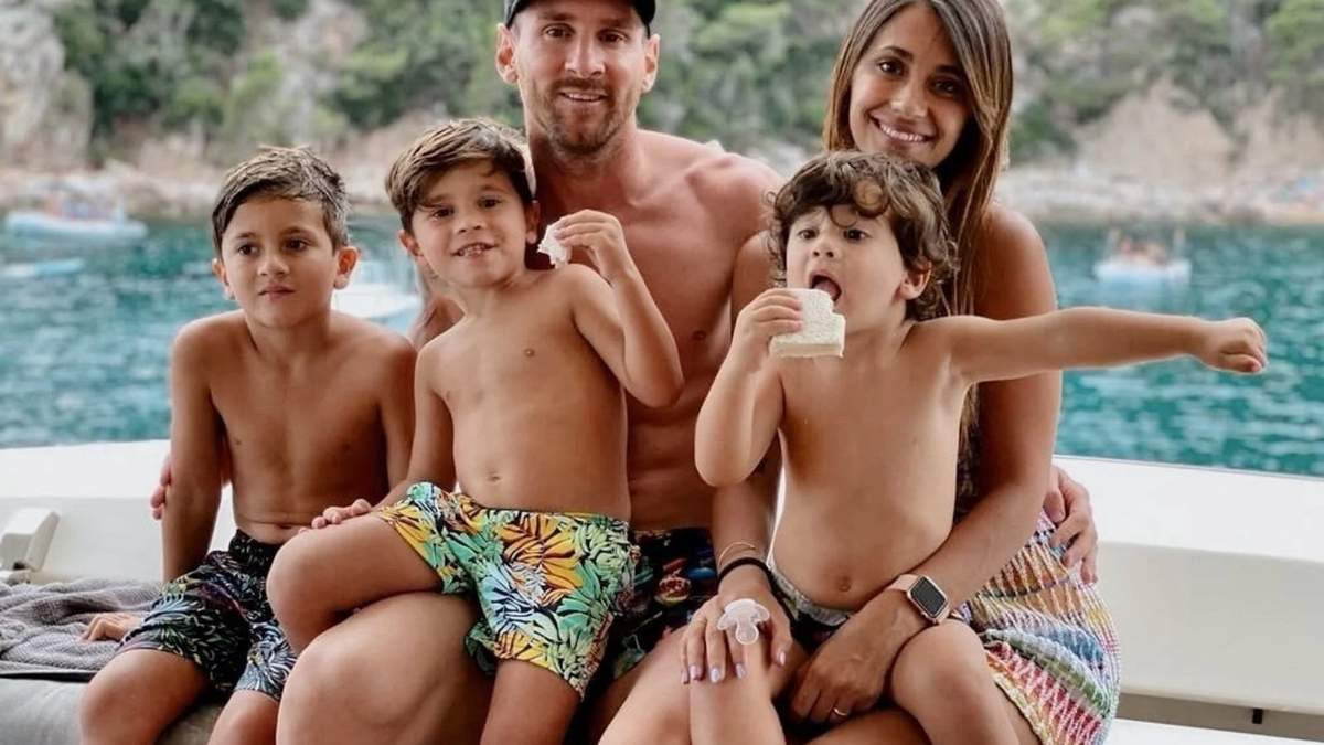 Lionel Messi, Antonela Rocuzzo y familia. Fuente: (Instagram)