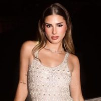 Así es por dentro el departamento de Julieta Poggio: elegante, funcional y lleno de detalles dorados