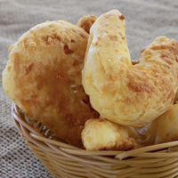Fritos y mucho más baratos: no te prives a la hora del mate y hacé estos falsos chipá que son una locura