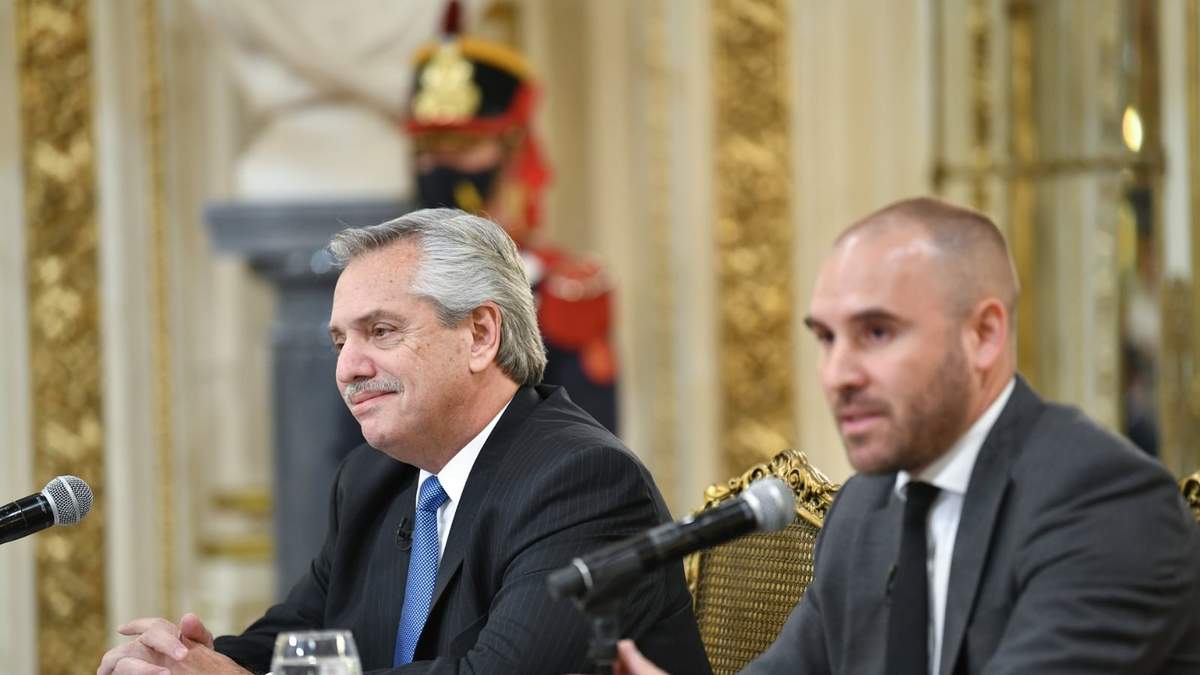 De izquierda a derecha: Alberto Fernández, presidente, y Martín Guzmán, ministro de Economía. Fuente: (Twitter)