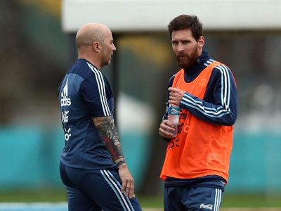 Rompió el silencio: Jorge Sampaoli se refirió a las diferencias con Lionel Messi en 2018