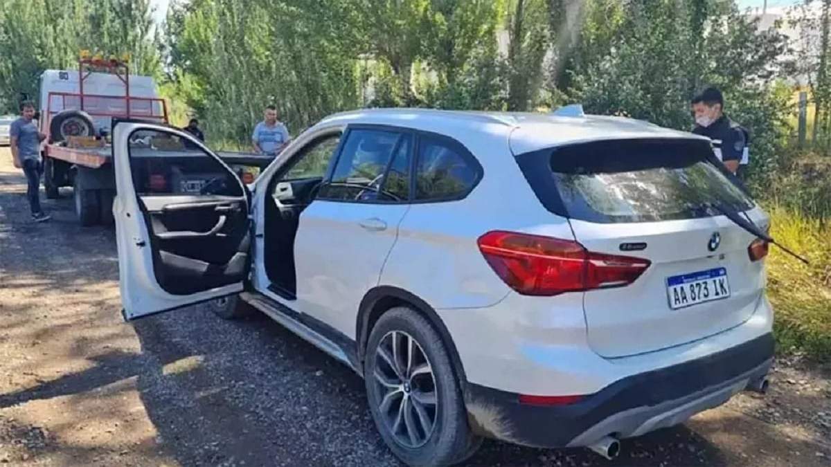 La camioneta BMW que conducía Gutiérrez al chocar a Castillo. Fuente: (Facebook)