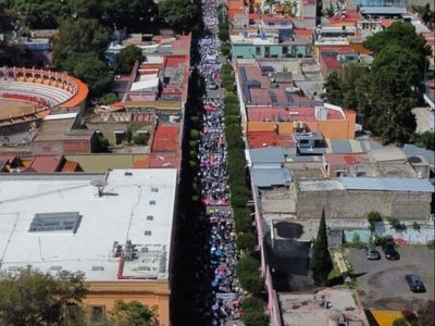 Megamarcha en Tlaxcala: miles salen a las calles y entregan pliego petitorio a la gobernadora
