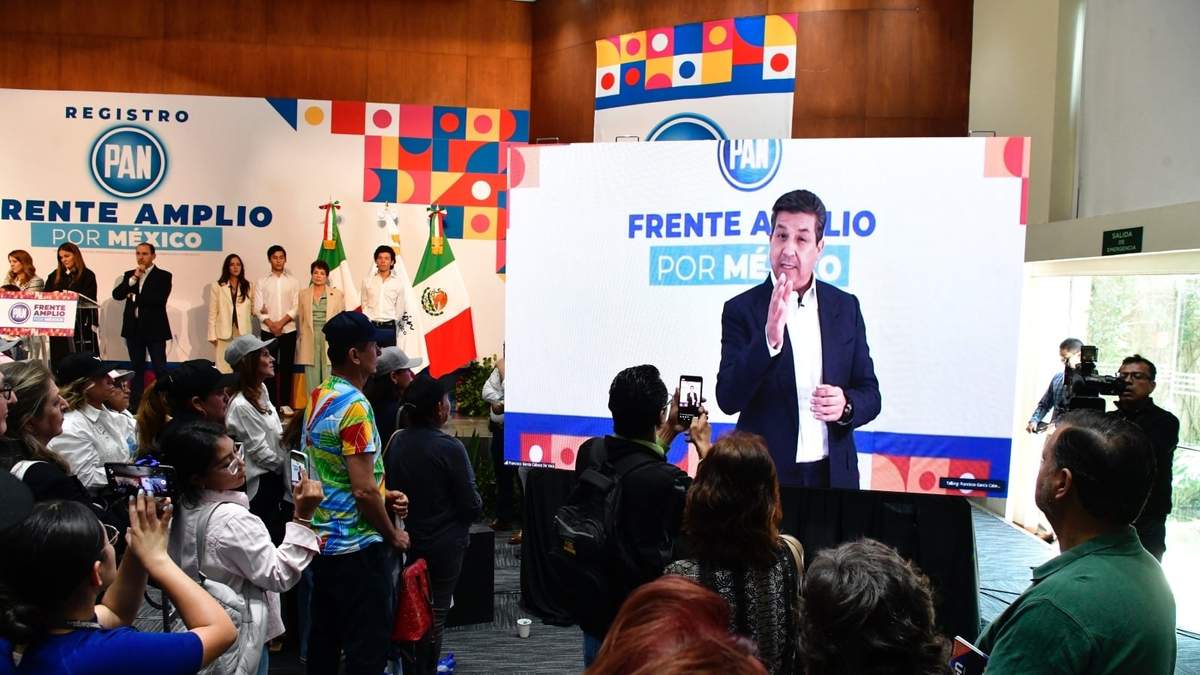 Francisco García Cabeza de Vaca se registró como aspirante presidencial del Frente Amplio a través de una videoconferencia