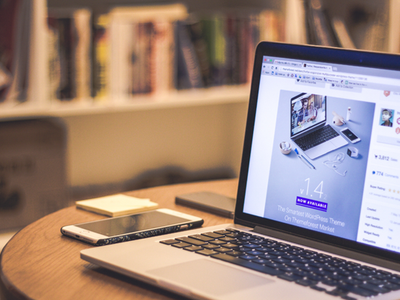 ¿Qué son el dominio y hosting para un sitio web?
