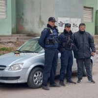 Le robaron el auto y unos minutos después la Policía lo recuperó