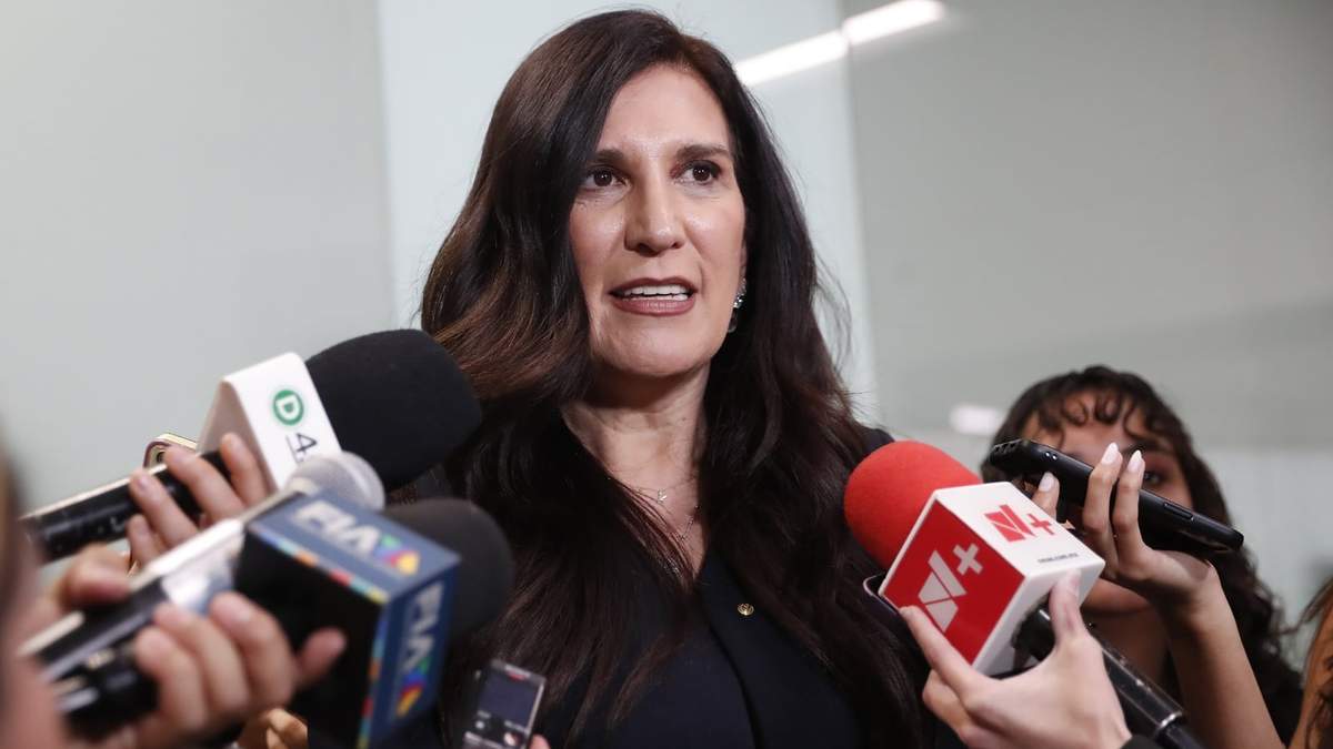 La presidenta de la Mesa Directiva del Senado, Kenia López Rabadán