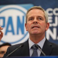 El PAN promete acciones legales por NAIM y reactiva discurso de Calderón: 'AMLO es un peligro para México”