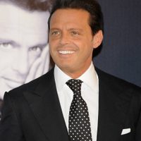 "Se la buscó igualita" Luis Miguel no supera a su ex esposa y su nueva novia es ¡idéntica!