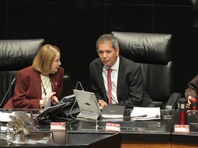 Secretario de Hacienda defiende el trabajo de aduanas pese al huachicol fiscal