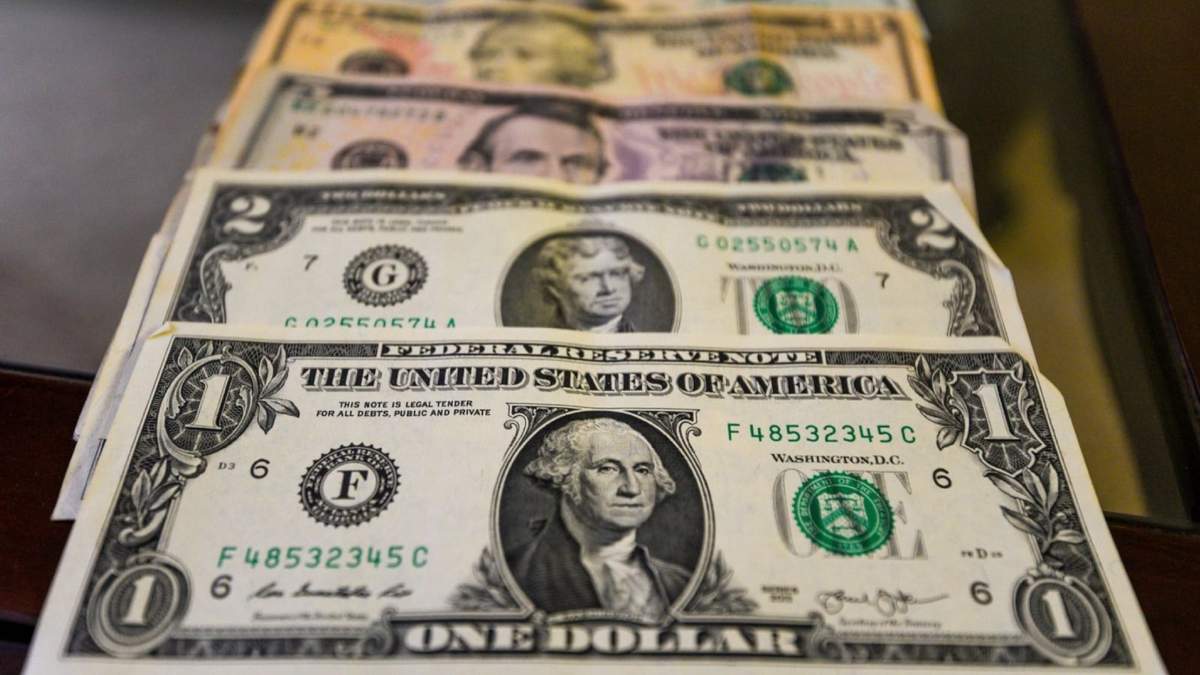 Dólares, como los escondidos en paraísos fiscales