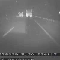 Tráiler embiste camioneta durante presunto robo en la Querétaro-Celaya (Video)