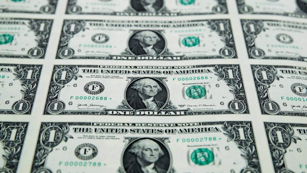 Una hoja con billetes nuevos de 1 dólar, el 15 de noviembre de 2017, en la Oficina de Grabado e Impresión en Washington